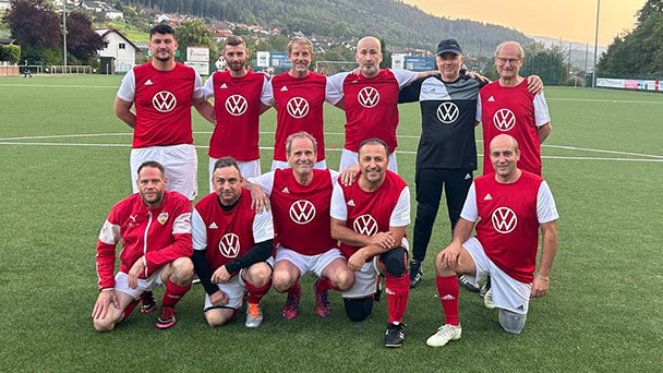 Alte Herren erinnern an die großen Fußballzeiten in Baden-Baden – Fußball-Stadtmeisterschaft in der Rheintalhalle in Sandweier