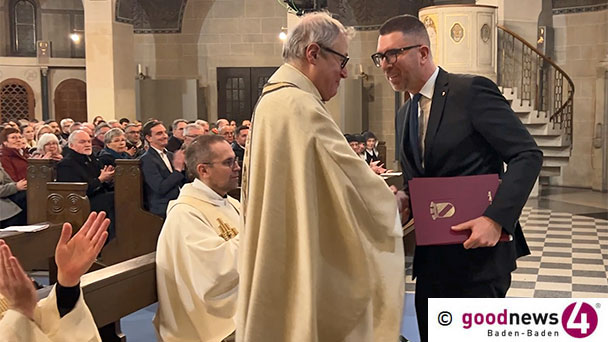 Keine leichte Stunde für die Baden-Badener Katholiken – Reden von Pfarrer Lorenz Seiser und Bürgermeister Tobias Krammerbauer – „Dass Gott uns eine Richtung zeigt“