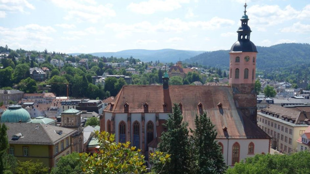 Leseaktion auf Dach der Stiftskirche - Collage aus Texten und Begebenheiten von jüdischen Flüchtlingen