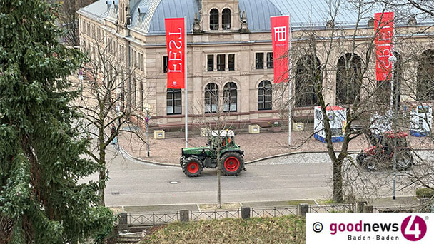 Protestzug am Waldseeplatz in Baden-Baden gestartet – Traktoren vor dem Festspielhaus