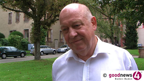 SPD-Stadtrat Werner Schmoll dankt Pfarrer Teipel und zeigt Feinsinn – Im Jubiläumsjahr des Jugendstils „‘unserem Schatz aus dieser Epoche‘ wieder Geltung verschaffen“ SPD-Stadtrat Werner Schmoll dankt Pfarrer Teipel und zeigt Feinsinn – Im Jubiläumsjahr des Jugendstils „‘unserem Schatz aus dieser Epoche‘ wieder Geltung verschaffen“